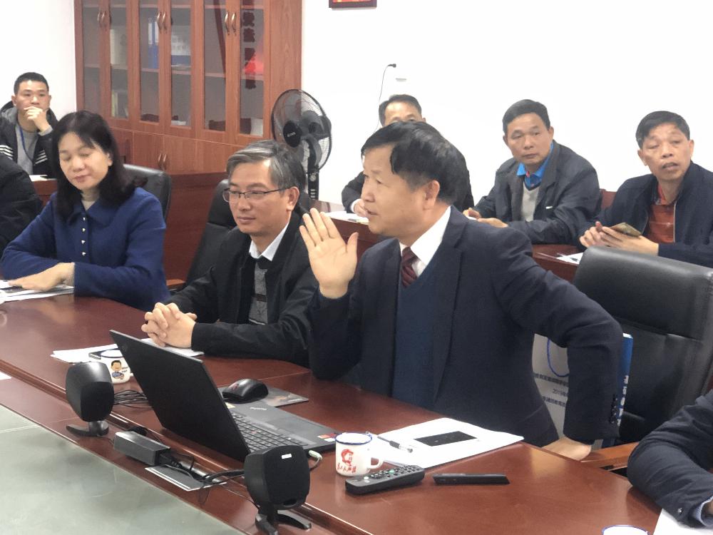 3到訪名校長、專家黃新古校長（前排右一）、于偉就校長（左一）.jpg